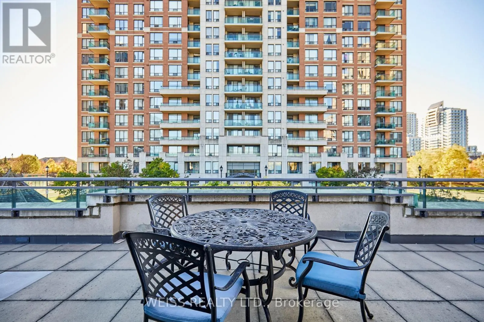205 - 330 RED MAPLE ROAD