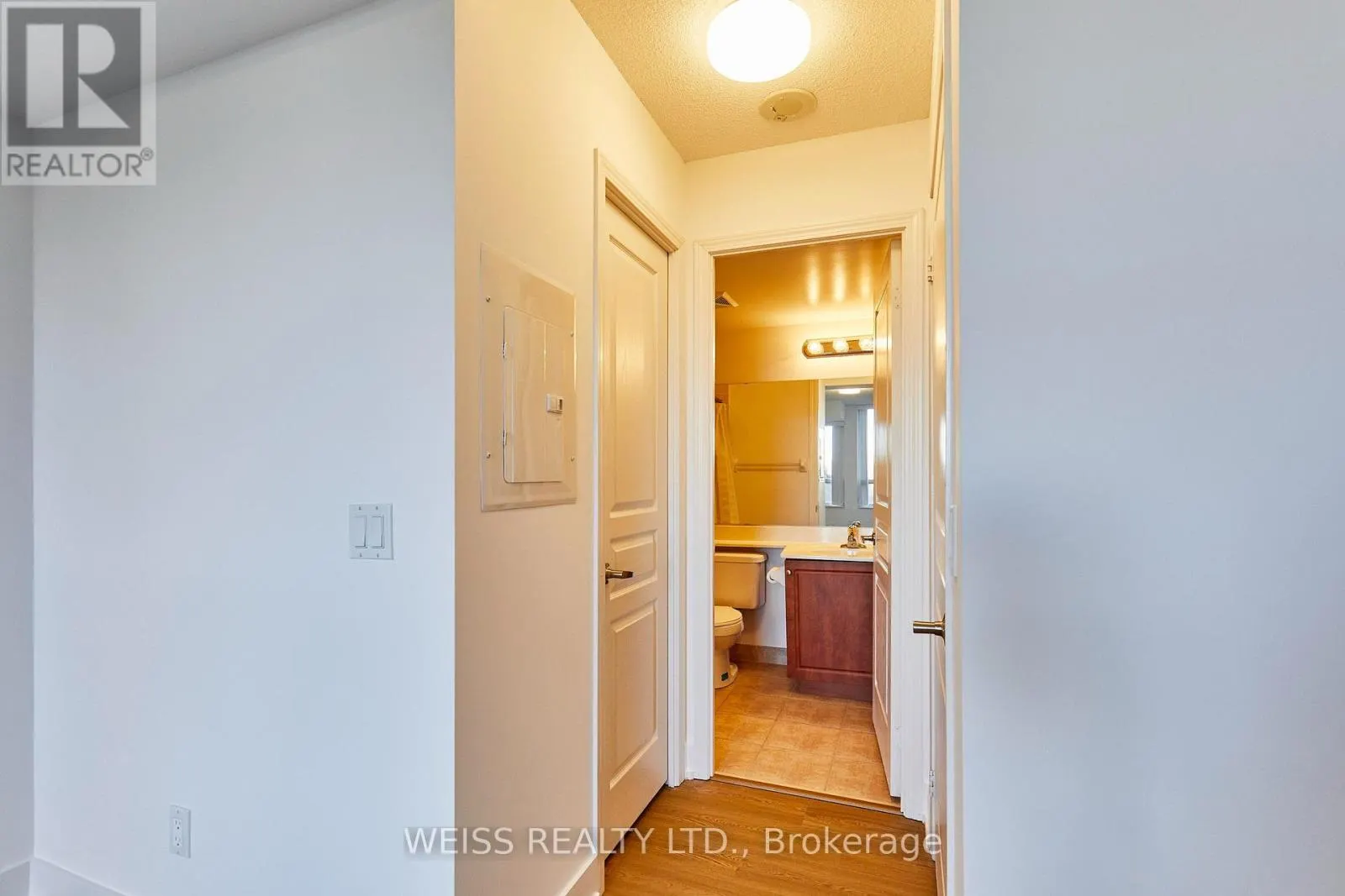 205 - 330 RED MAPLE ROAD