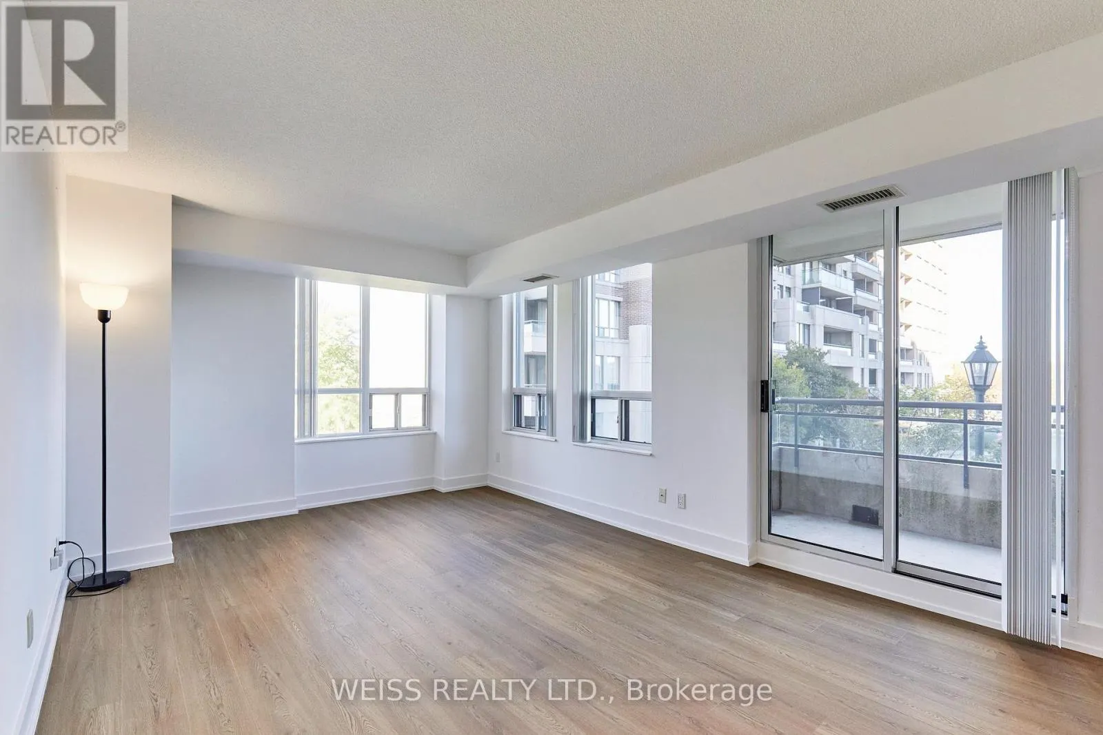 205 - 330 RED MAPLE ROAD