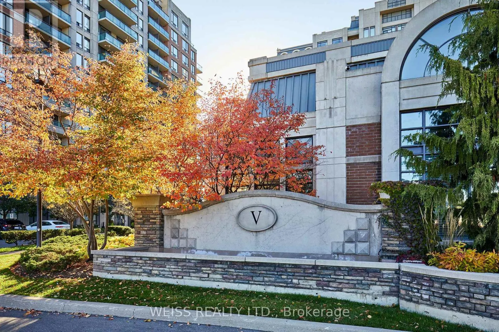 205 - 330 RED MAPLE ROAD