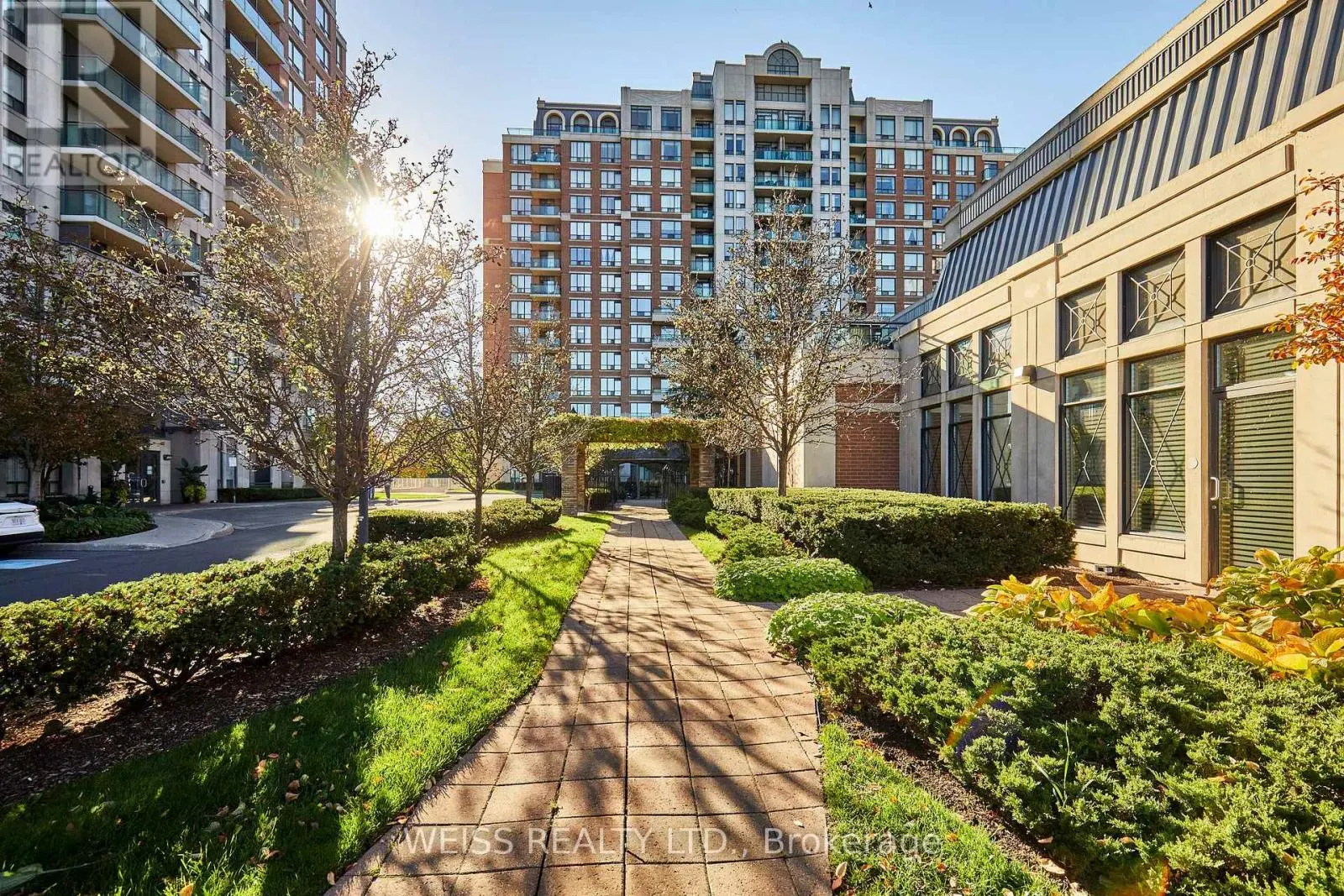 205 - 330 RED MAPLE ROAD