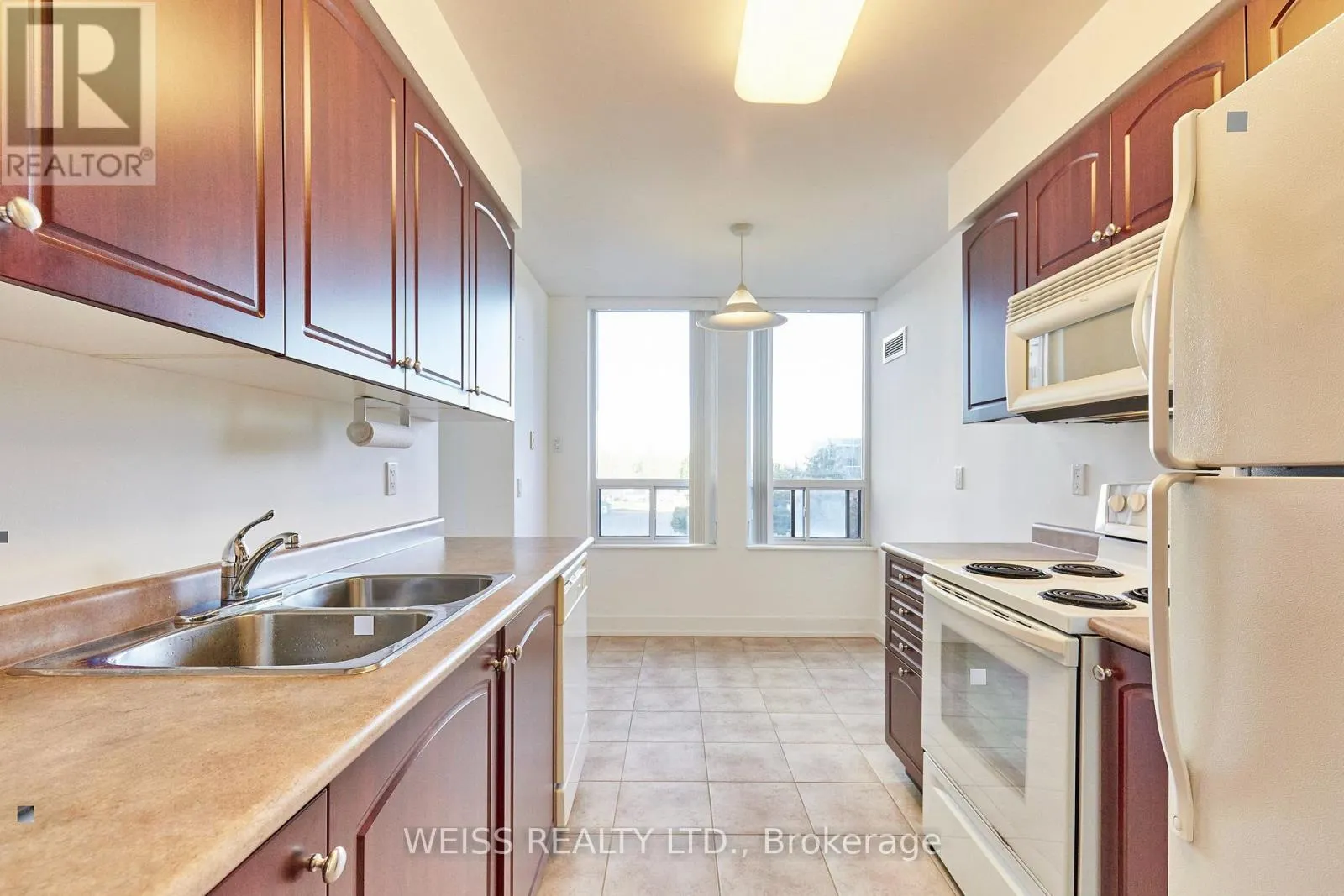 205 - 330 RED MAPLE ROAD