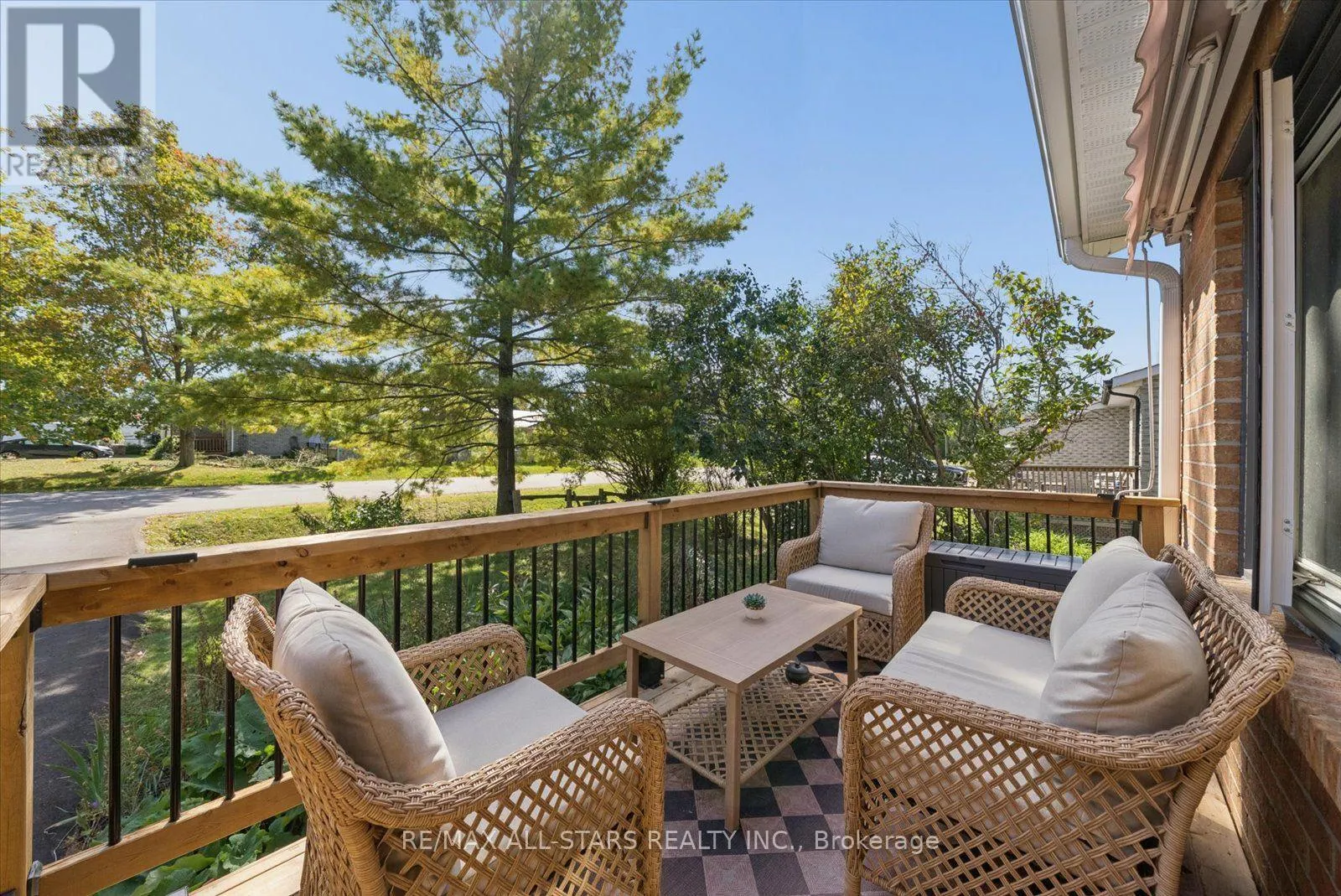 538 HIGHLAND CRESCENT