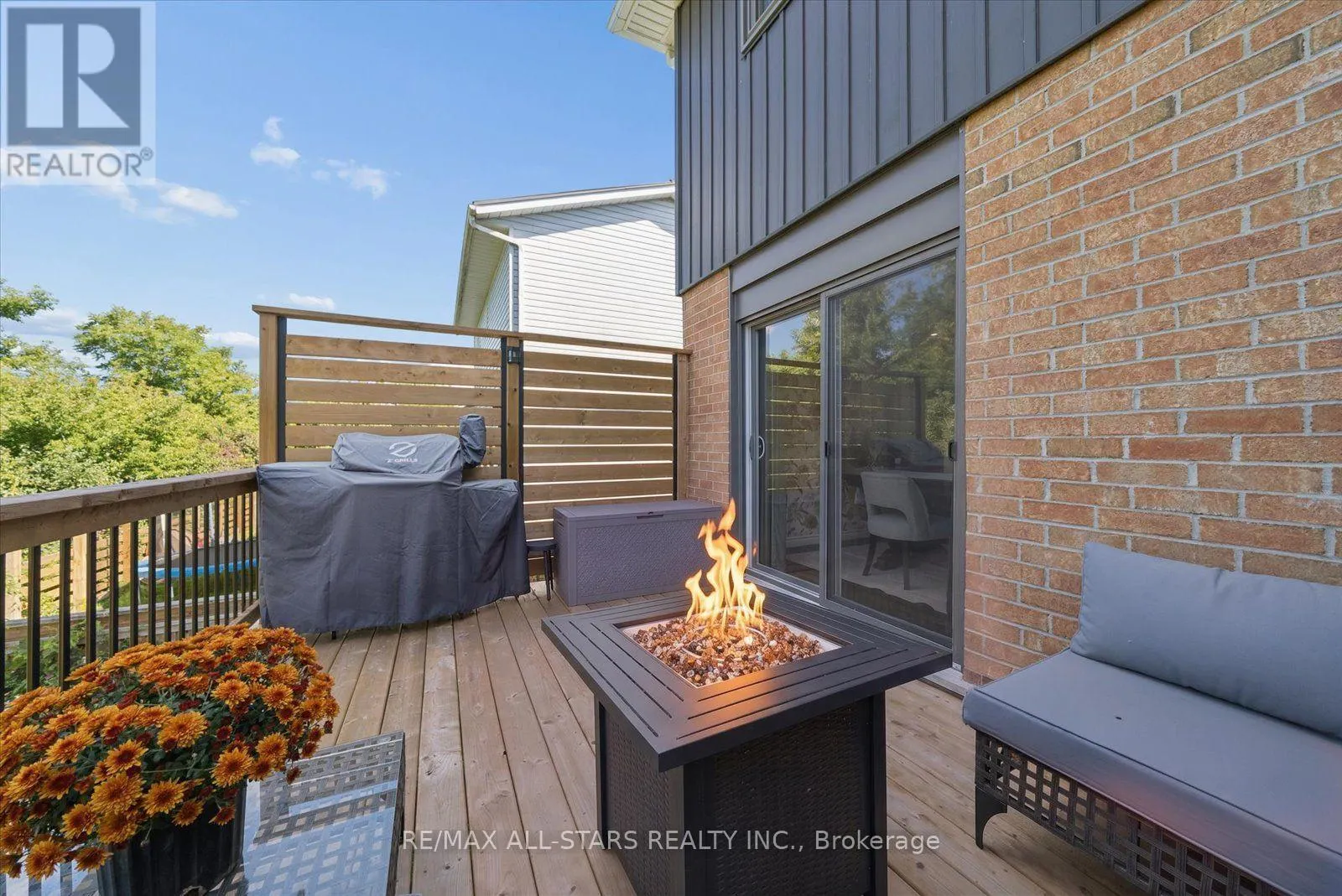 538 HIGHLAND CRESCENT