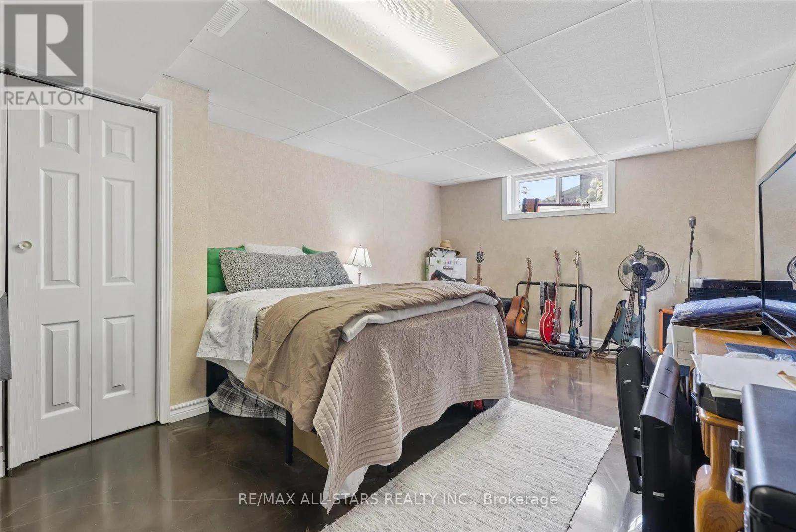 538 HIGHLAND CRESCENT