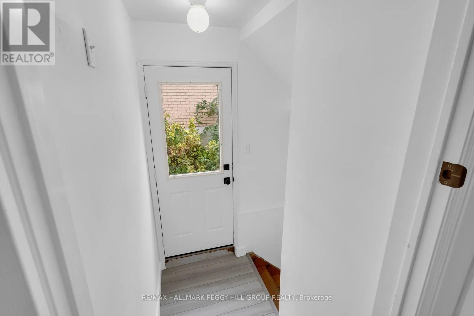 10 KATE AITKEN CRESCENT