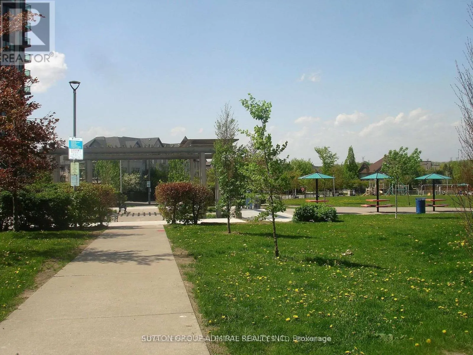 1010 - 15 NORTH PARK ROAD