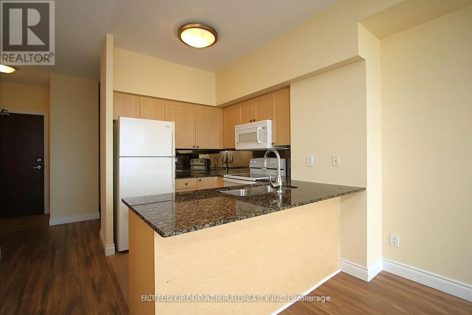 1010 - 15 NORTH PARK ROAD