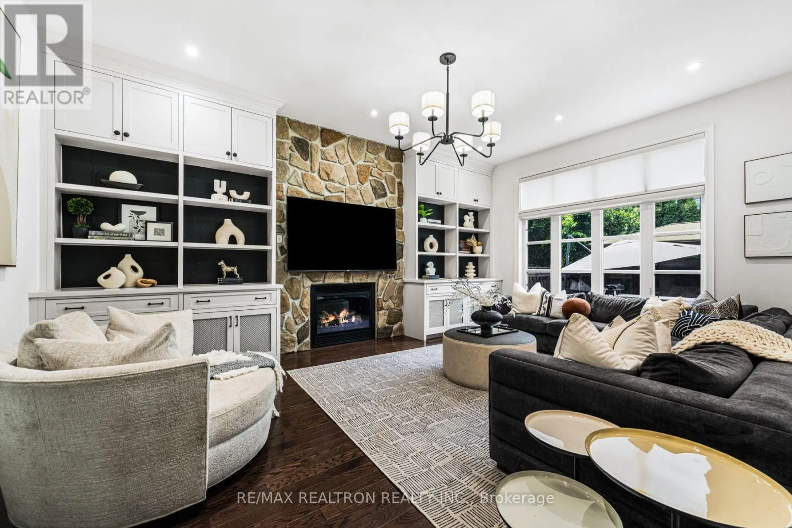 95 WOODVALLEY CRESCENT