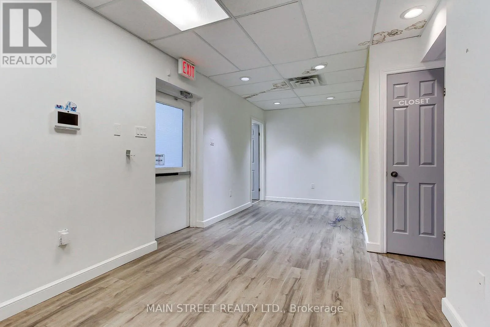 100 (MAIN) - 227 EAGLE STREET
