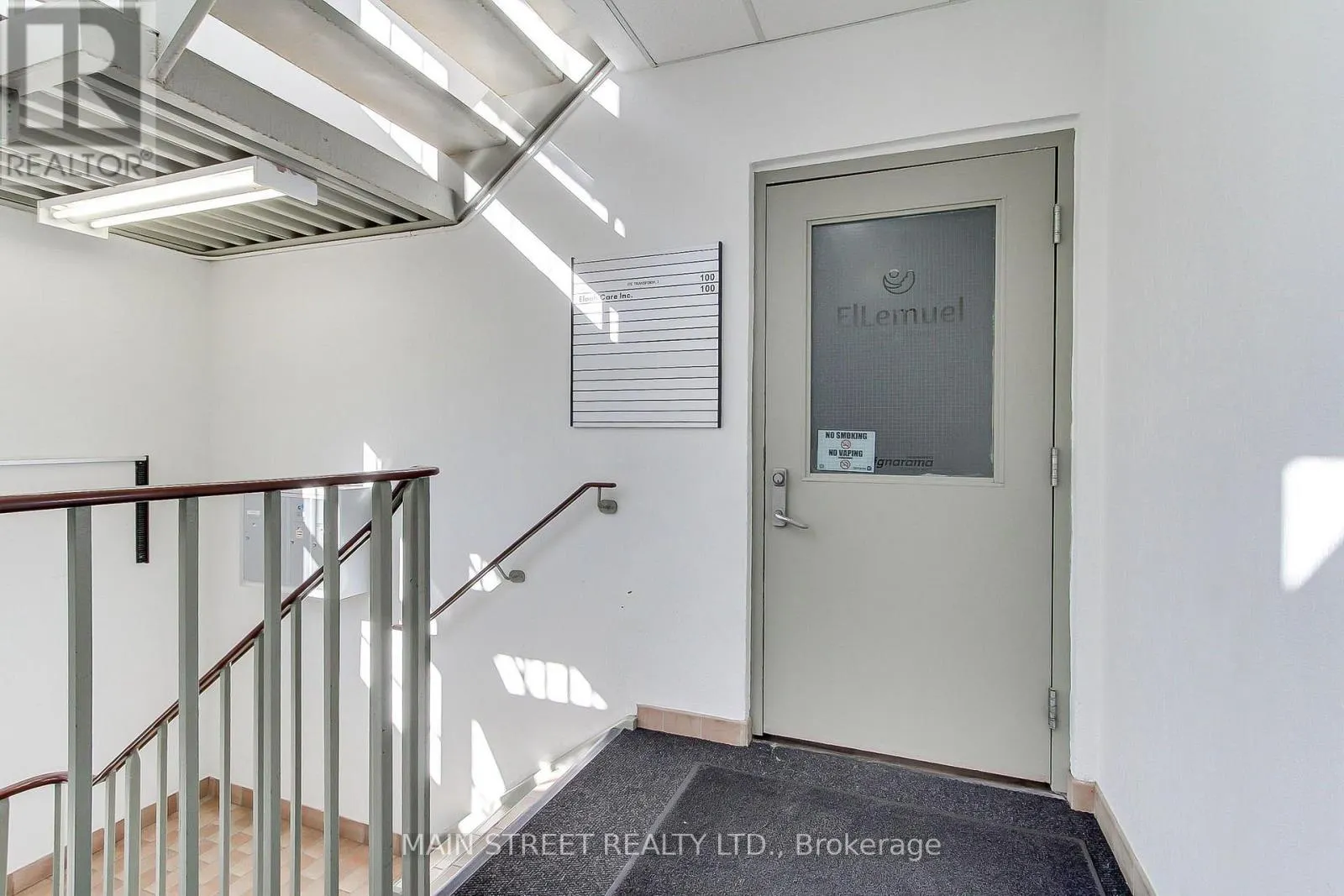 100 (MAIN) - 227 EAGLE STREET
