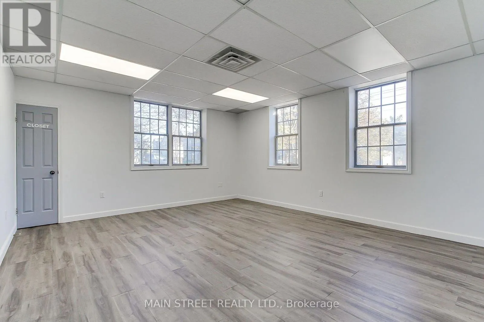 100 (MAIN) - 227 EAGLE STREET