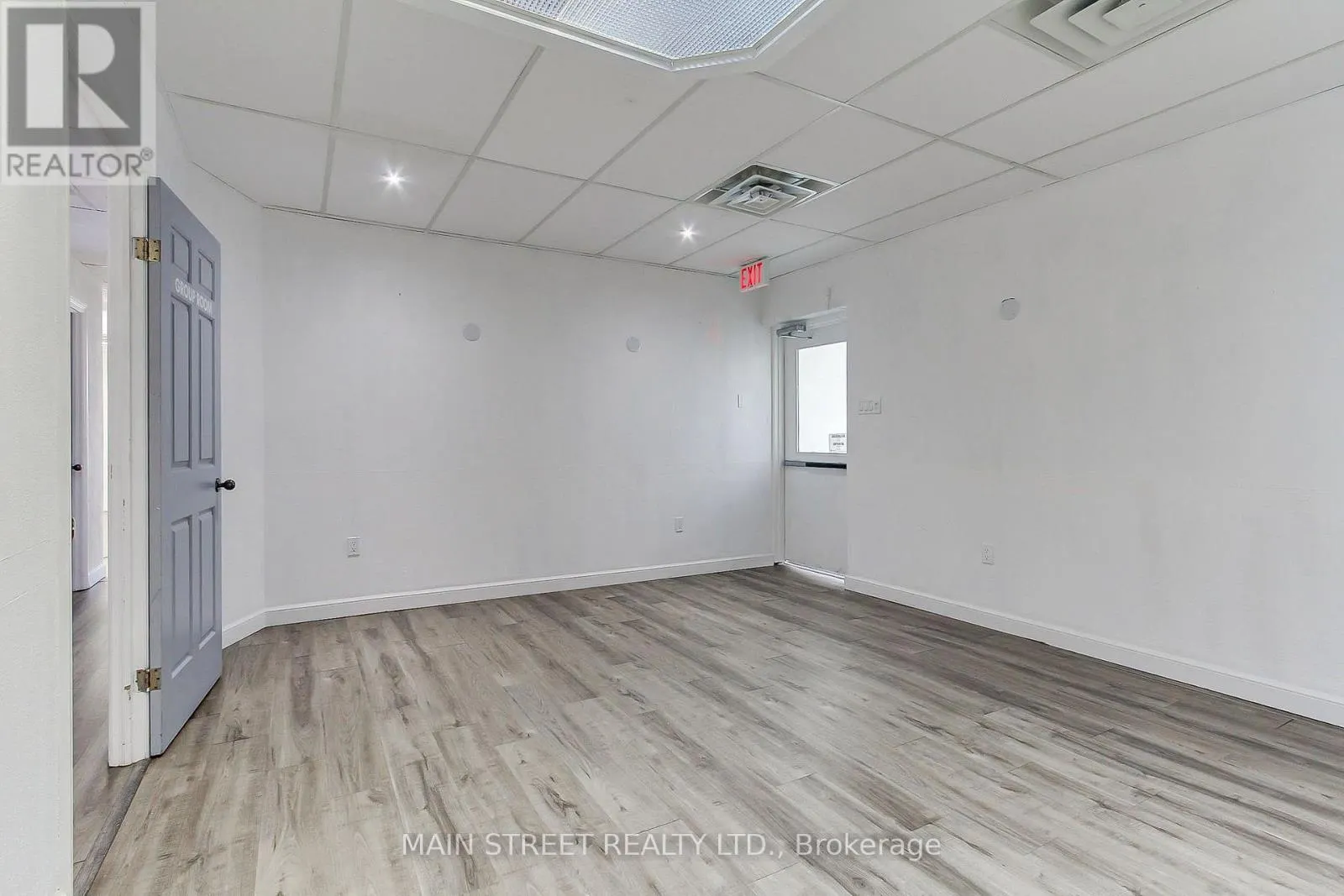 100 (MAIN) - 227 EAGLE STREET