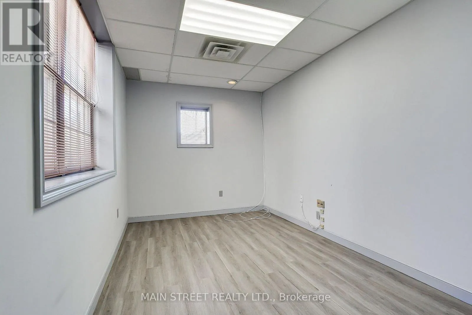 100 (MAIN) - 227 EAGLE STREET