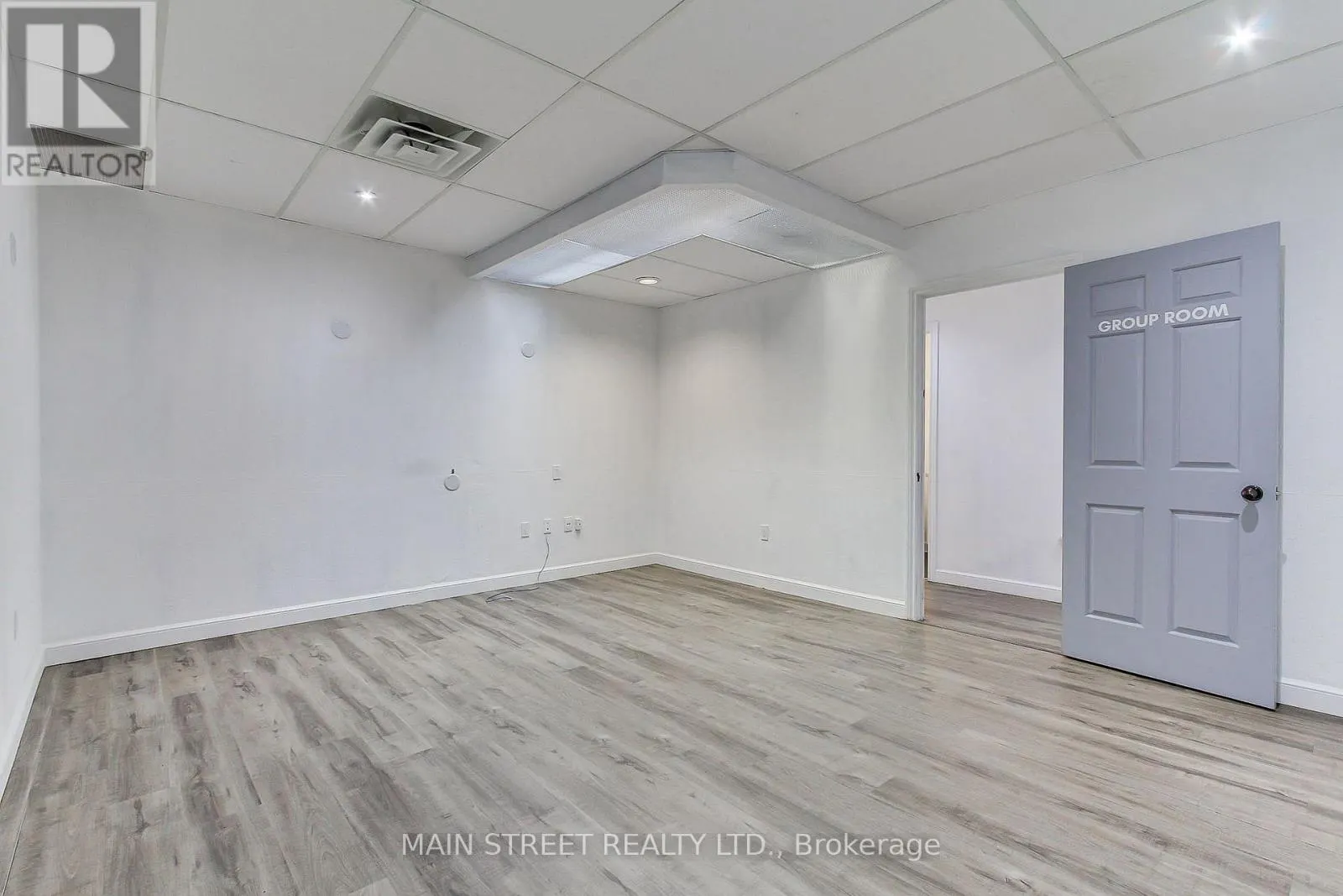 100 (MAIN) - 227 EAGLE STREET