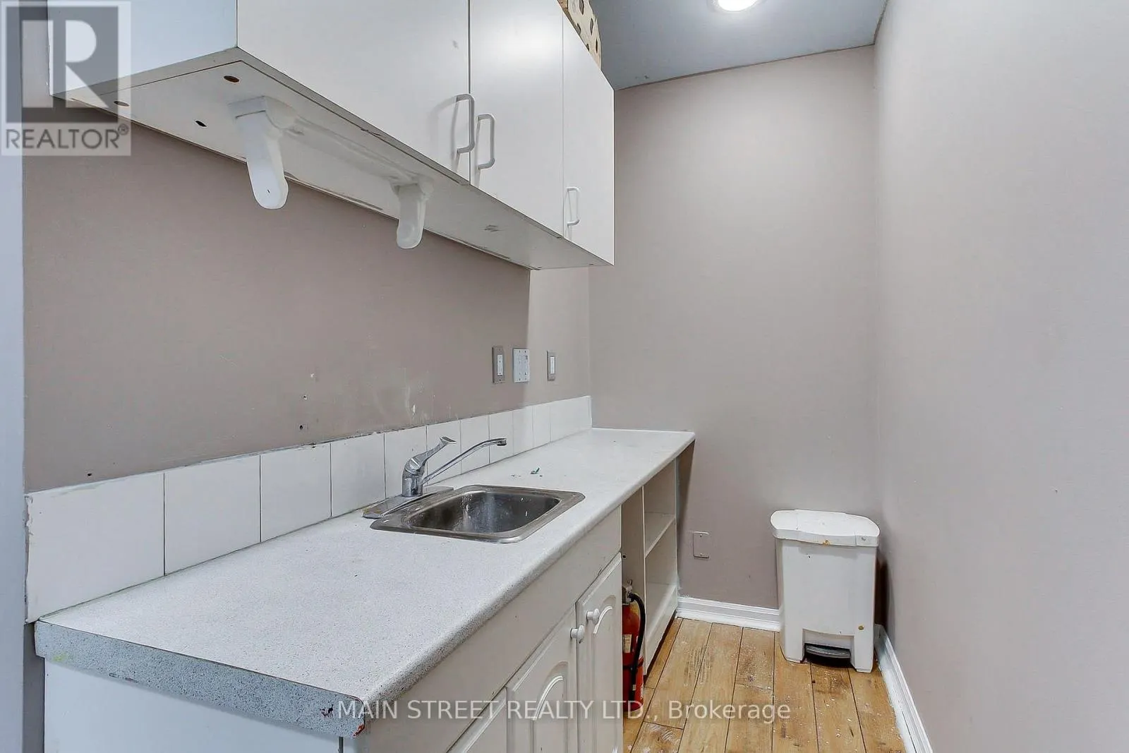 200 (LOWER) - 227 EAGLE STREET