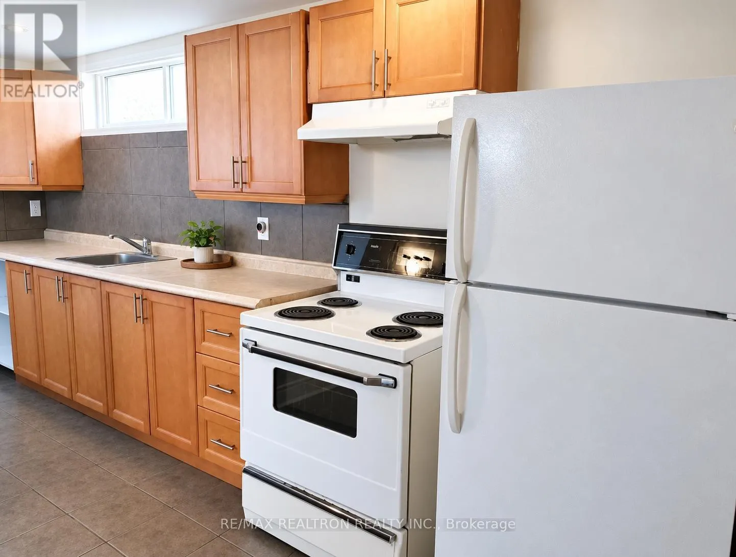 92 BOND CRESCENT