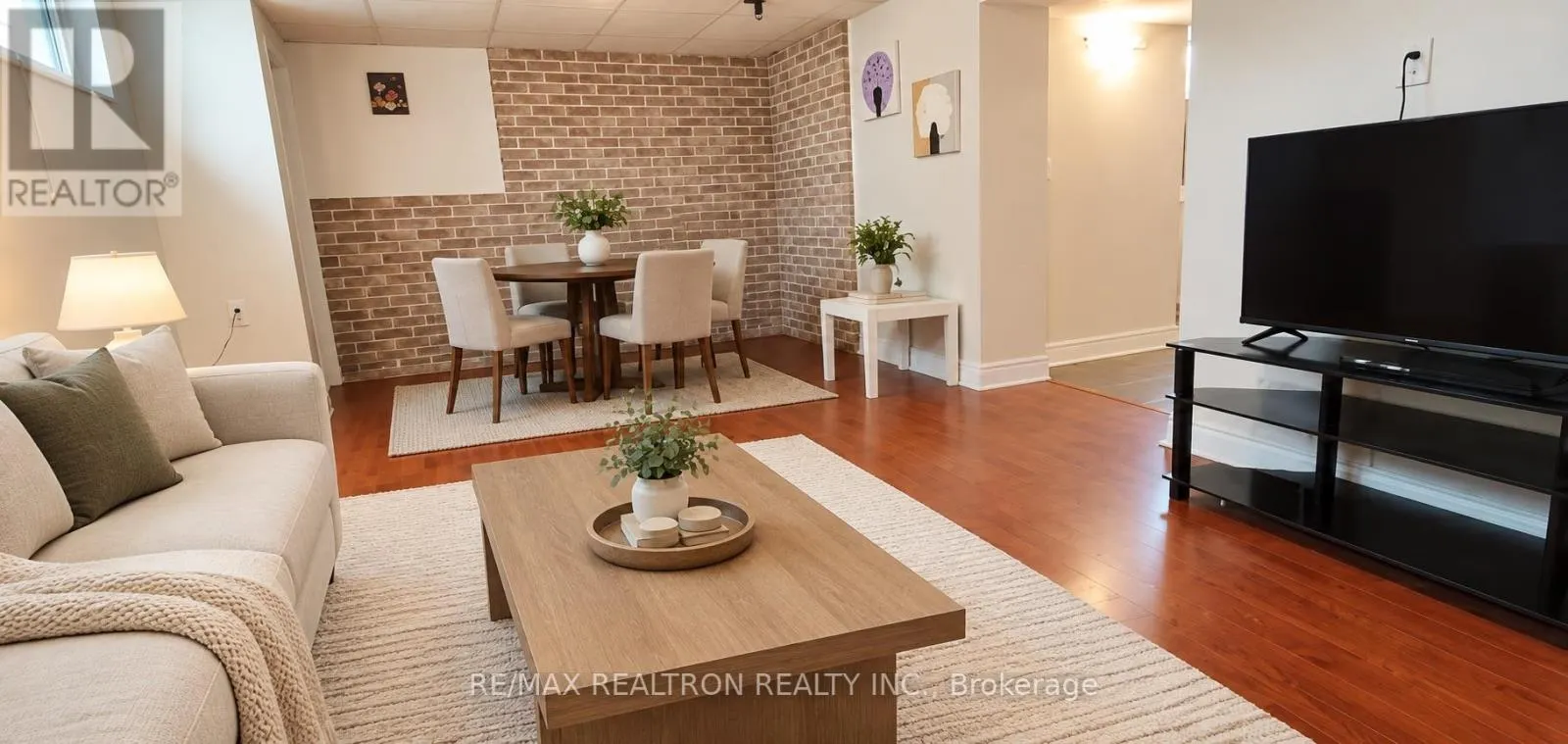 92 BOND CRESCENT