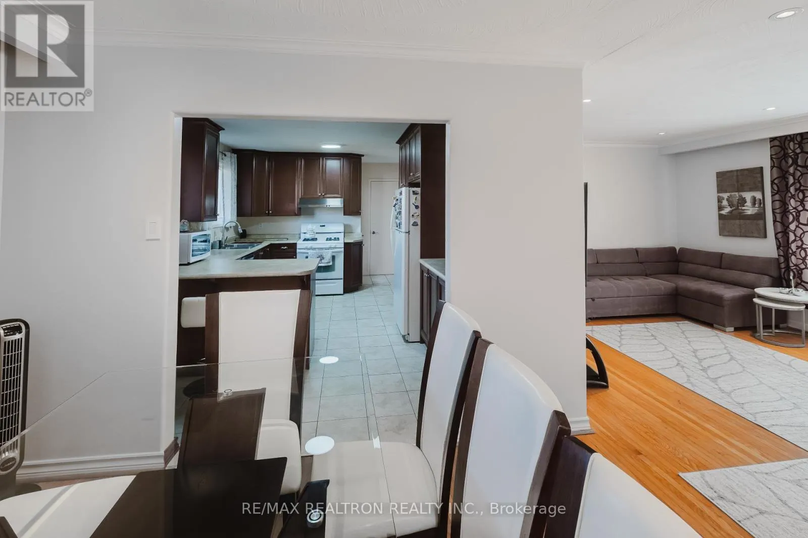 92 BOND CRESCENT