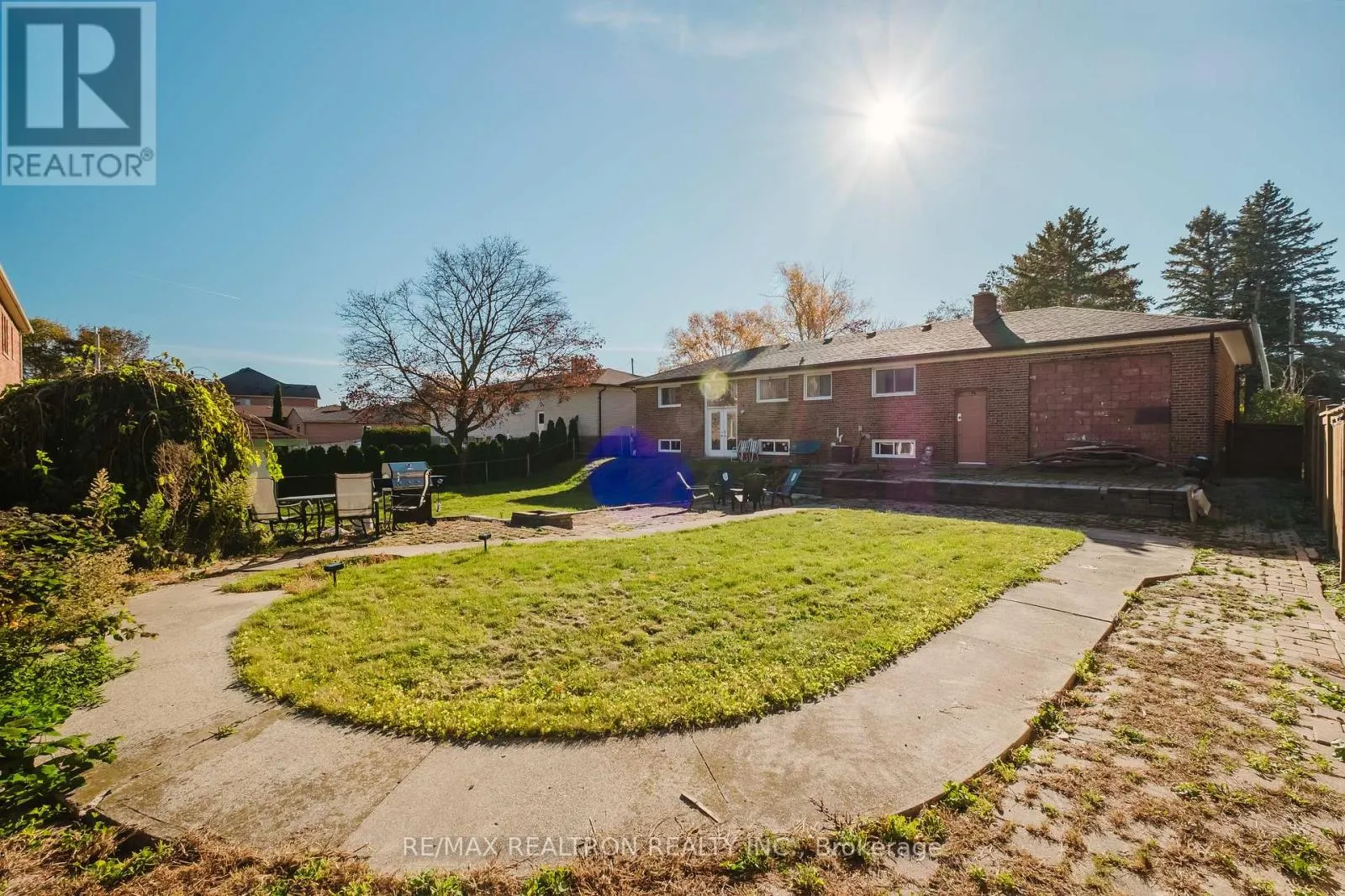 92 BOND CRESCENT