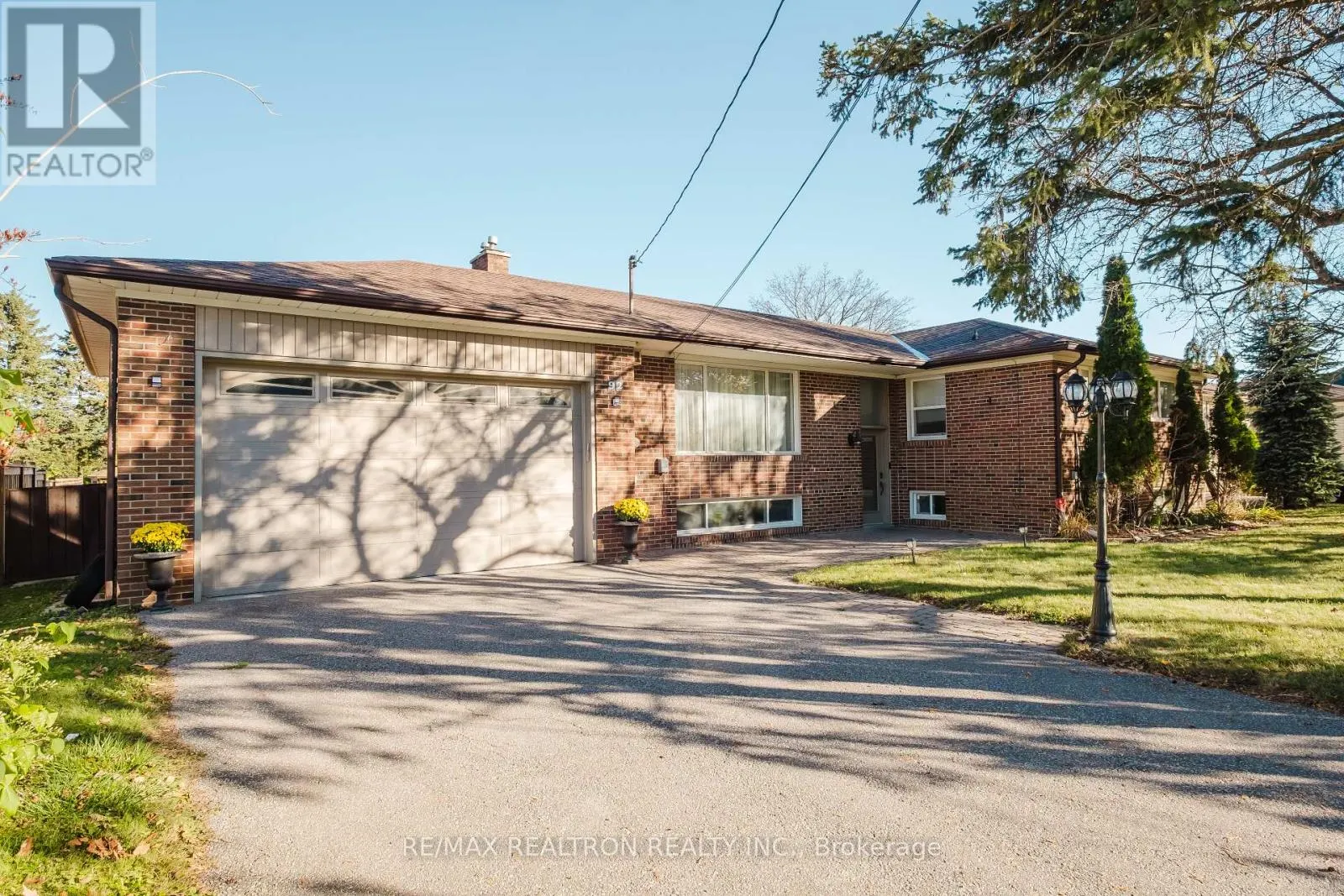 92 BOND CRESCENT