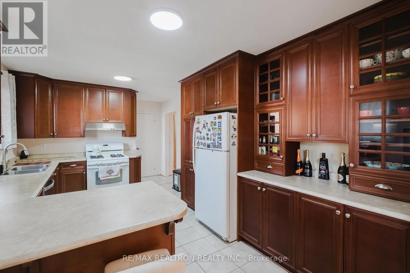 92 BOND CRESCENT