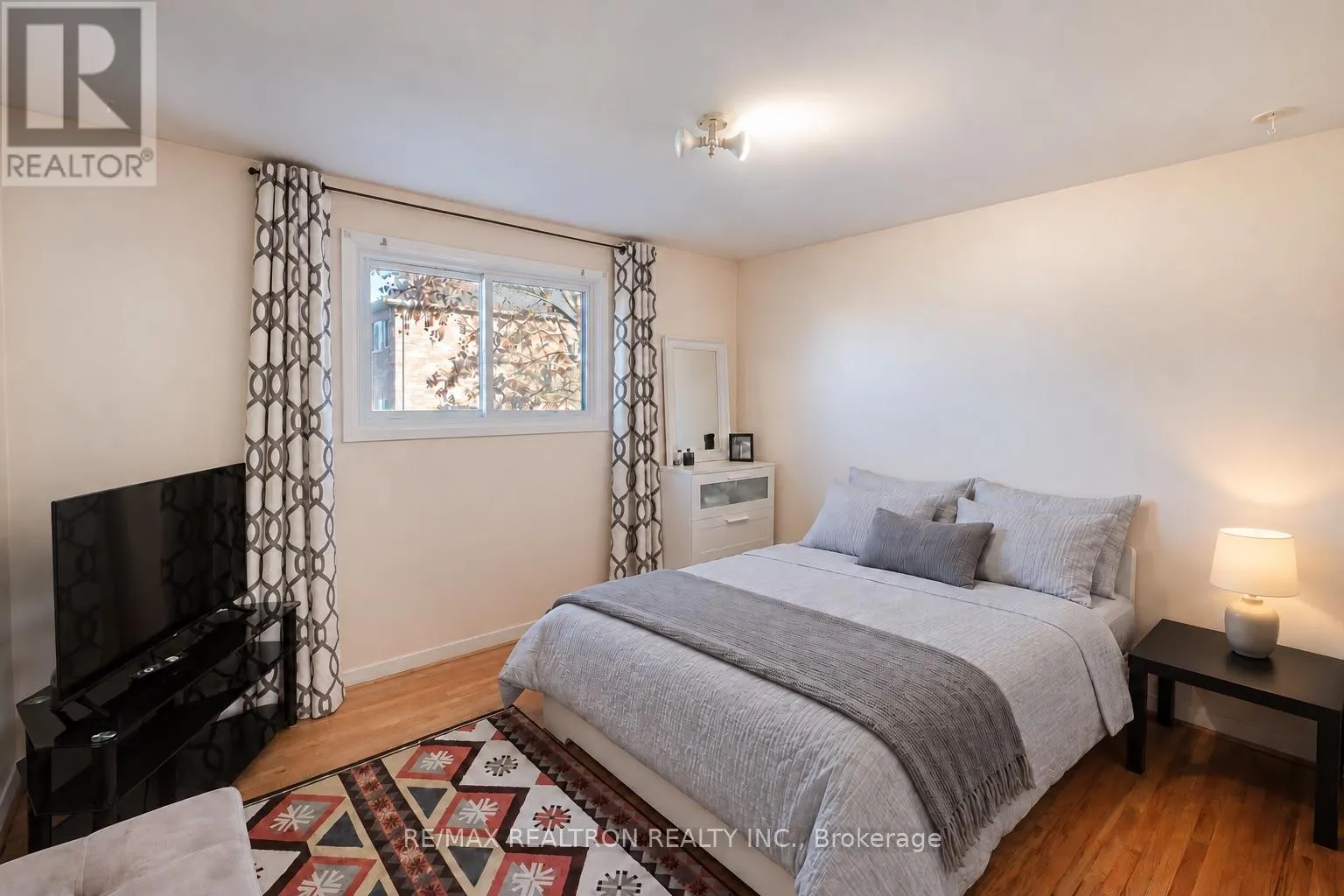 92 BOND CRESCENT