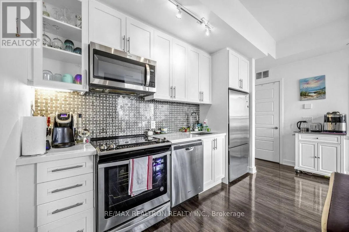 82 - 289 BROWARD WAY