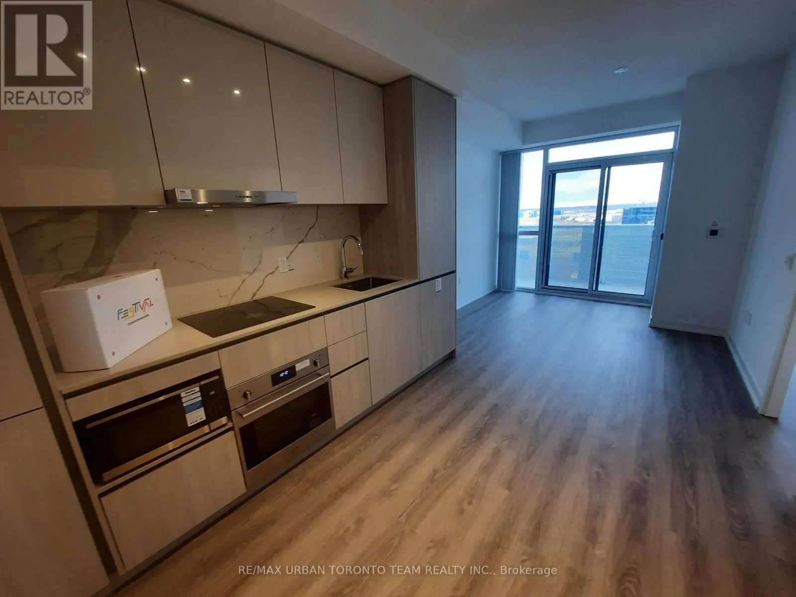 1505 - 8 INTERCHANGE WAY
