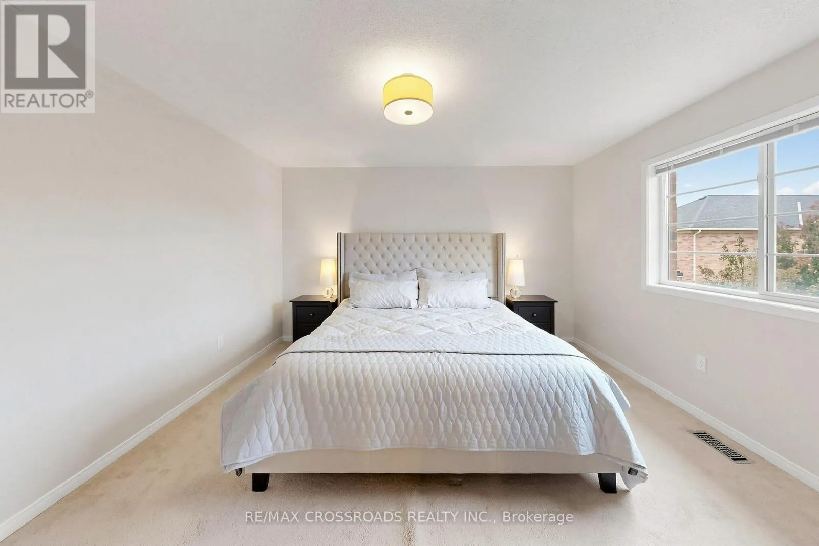 78 VERA LYNN CRESCENT