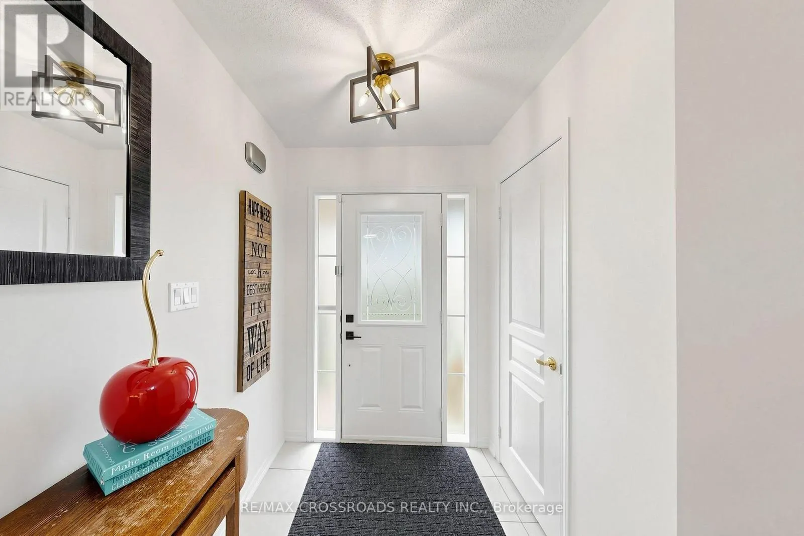 78 VERA LYNN CRESCENT