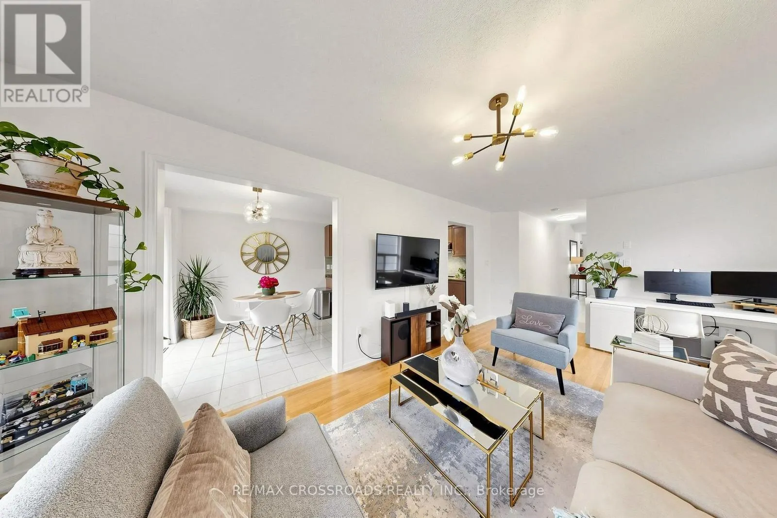 78 VERA LYNN CRESCENT