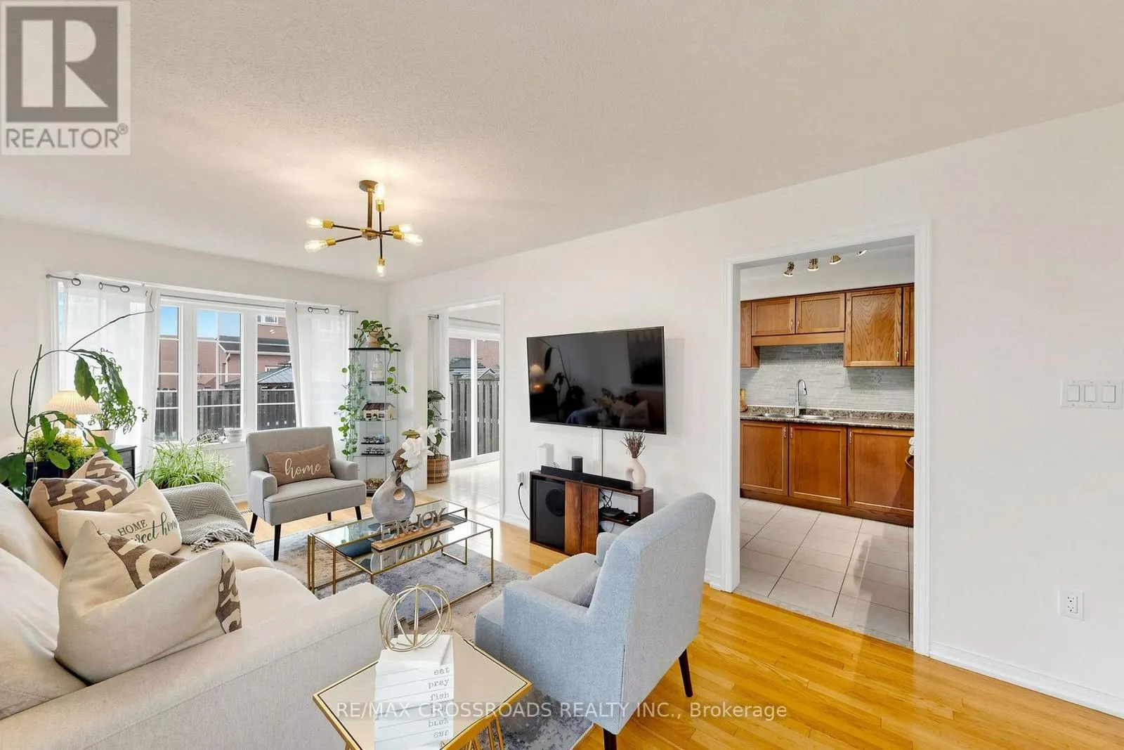 78 VERA LYNN CRESCENT