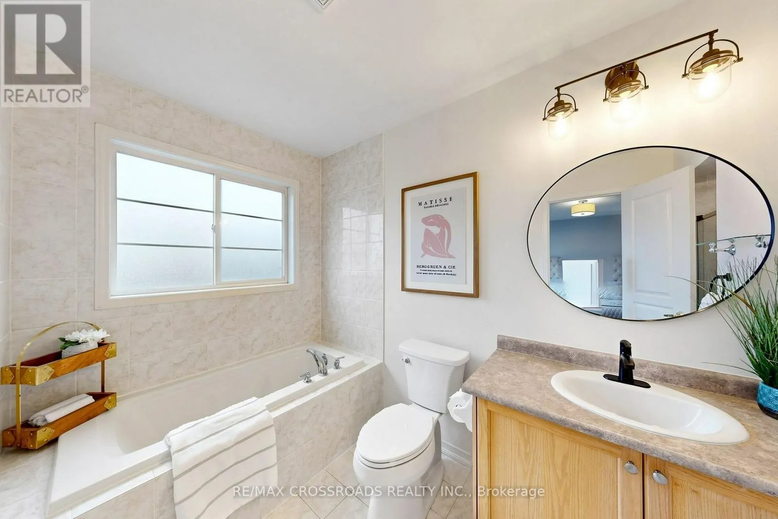 78 VERA LYNN CRESCENT