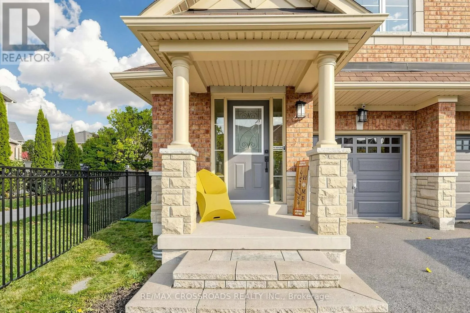 78 VERA LYNN CRESCENT
