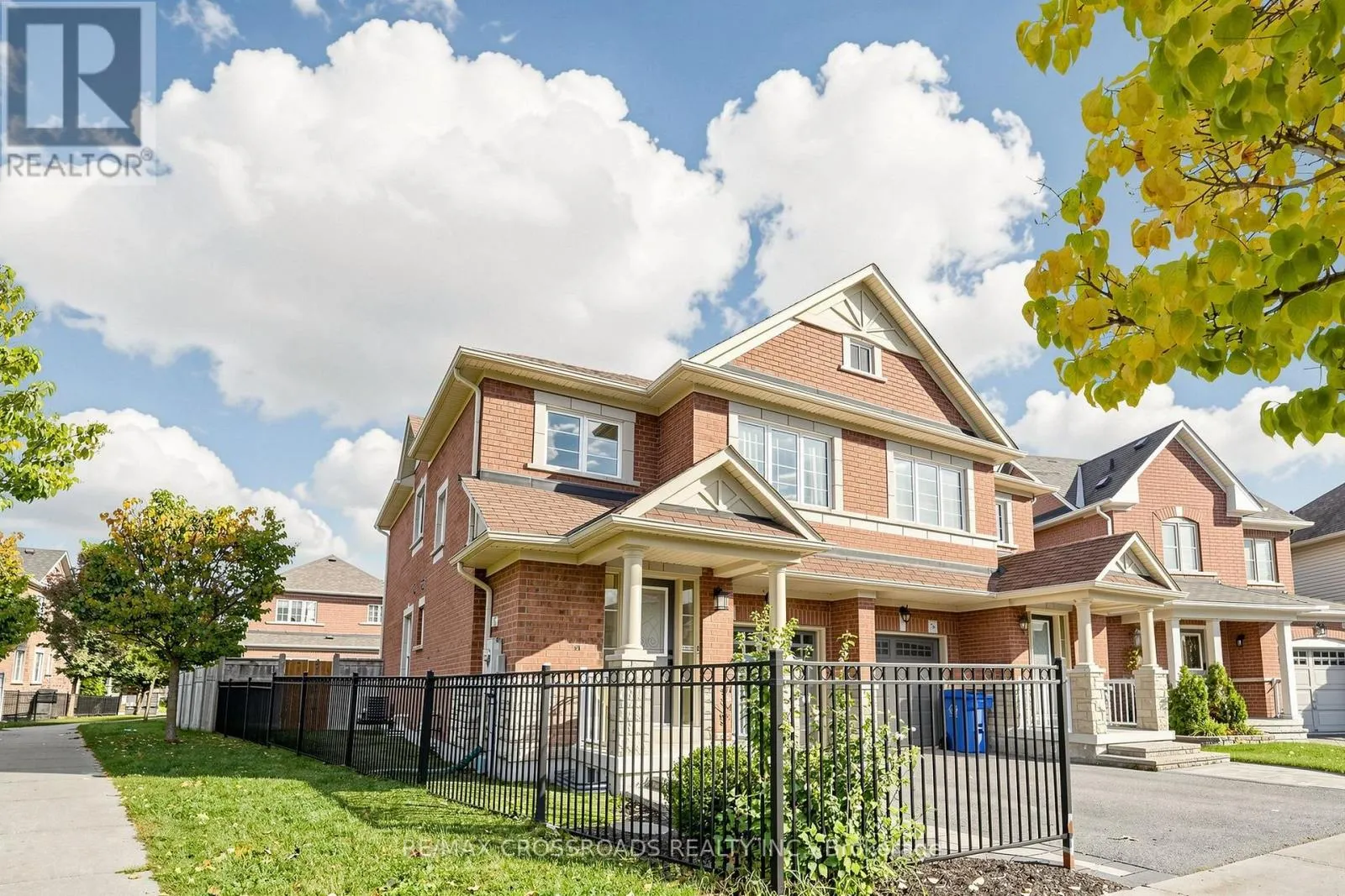 78 VERA LYNN CRESCENT