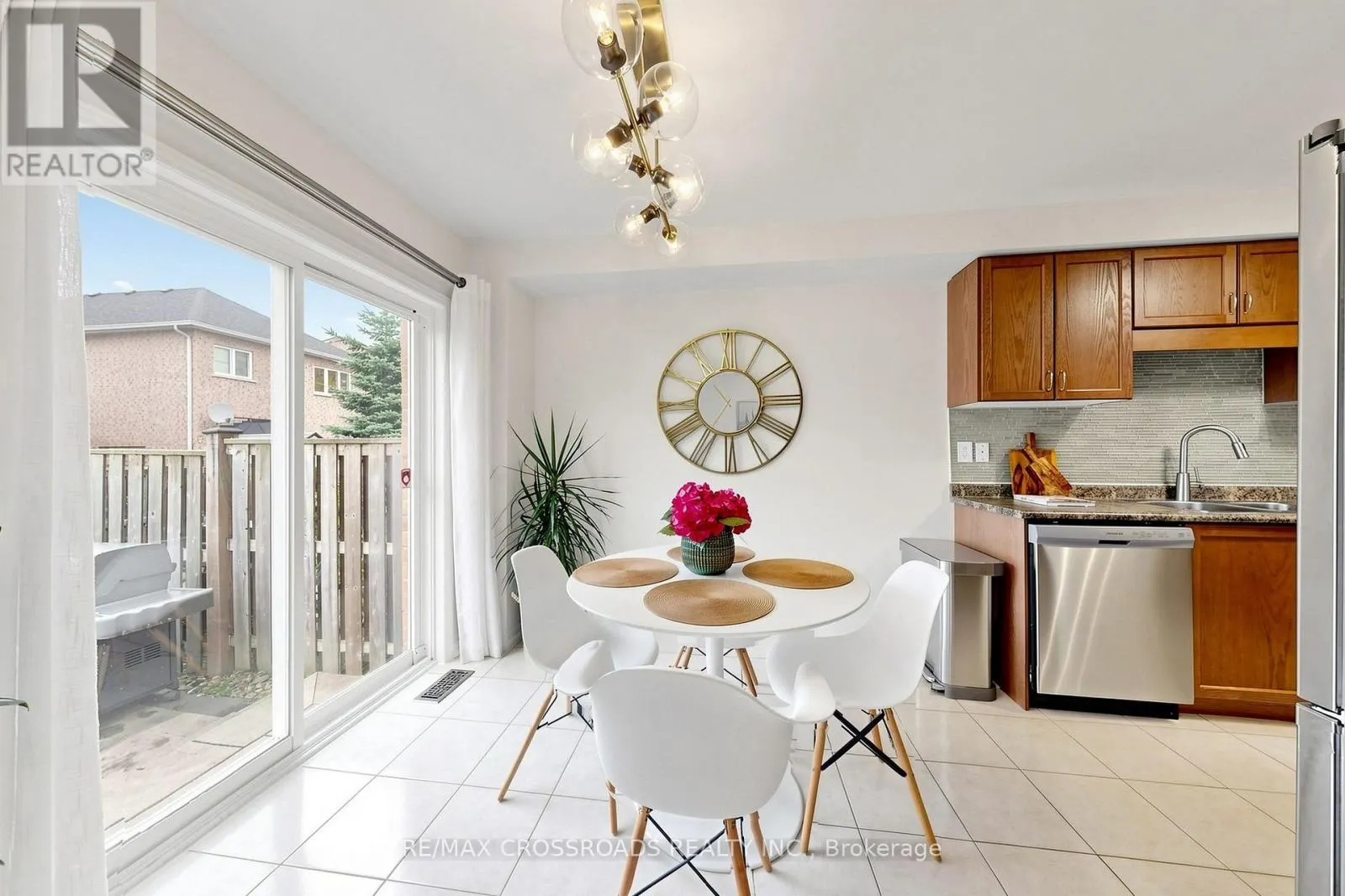 78 VERA LYNN CRESCENT