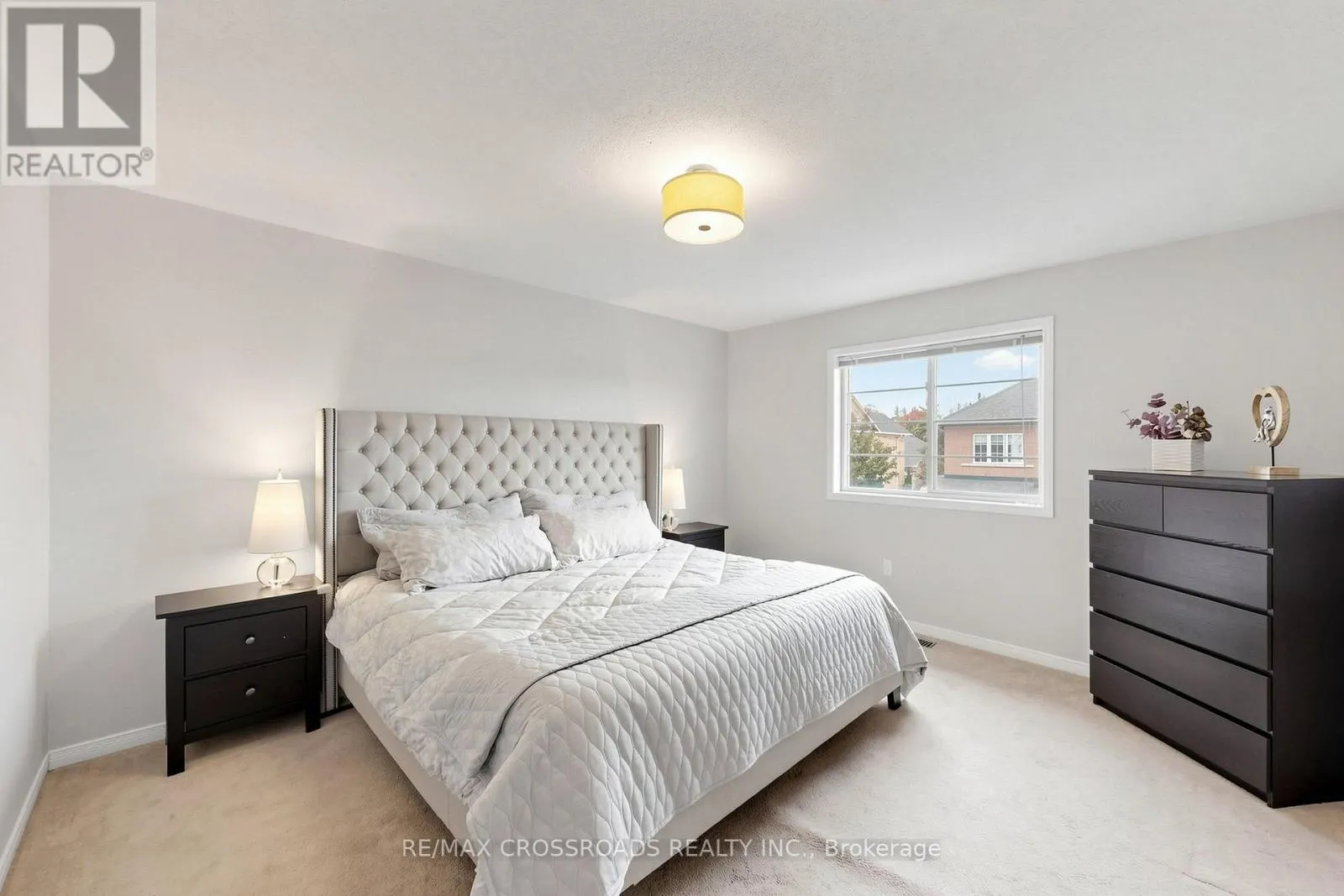 78 VERA LYNN CRESCENT