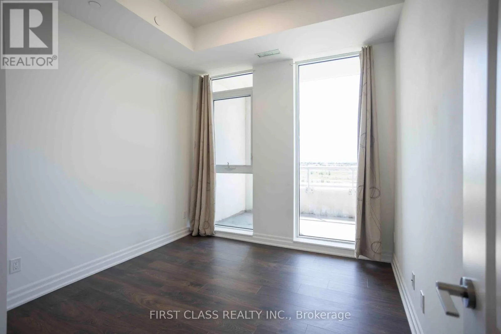 1212 - 8 ROUGE VALLEY DRIVE