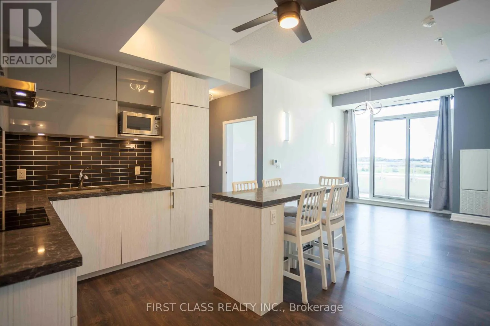 1212 - 8 ROUGE VALLEY DRIVE