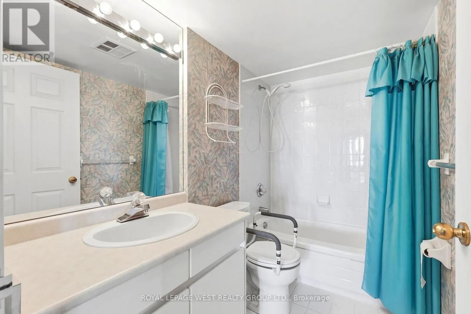 904 - 7300 YONGE STREET