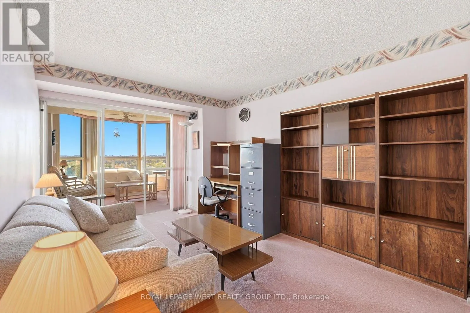 904 - 7300 YONGE STREET