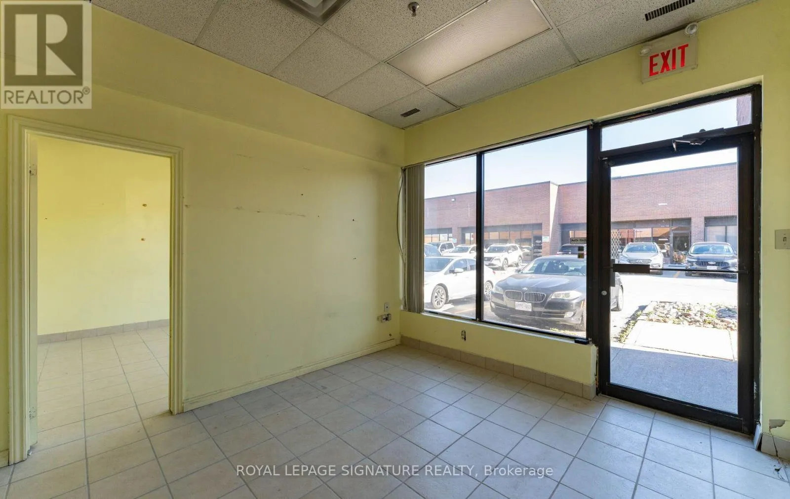 23 - 391 EDGELEY BOULEVARD