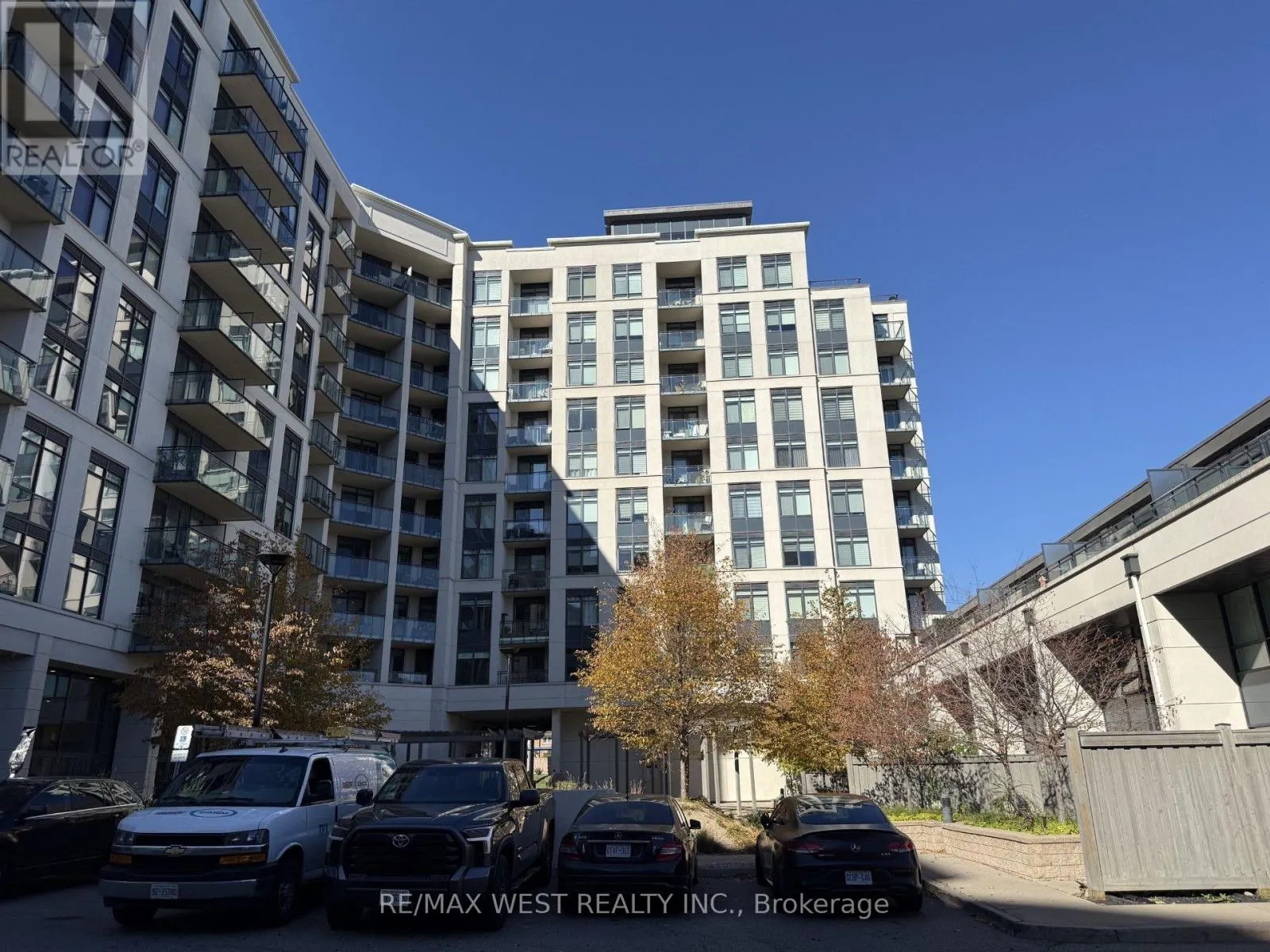 217 - 12 WOODSTREAM BOULEVARD