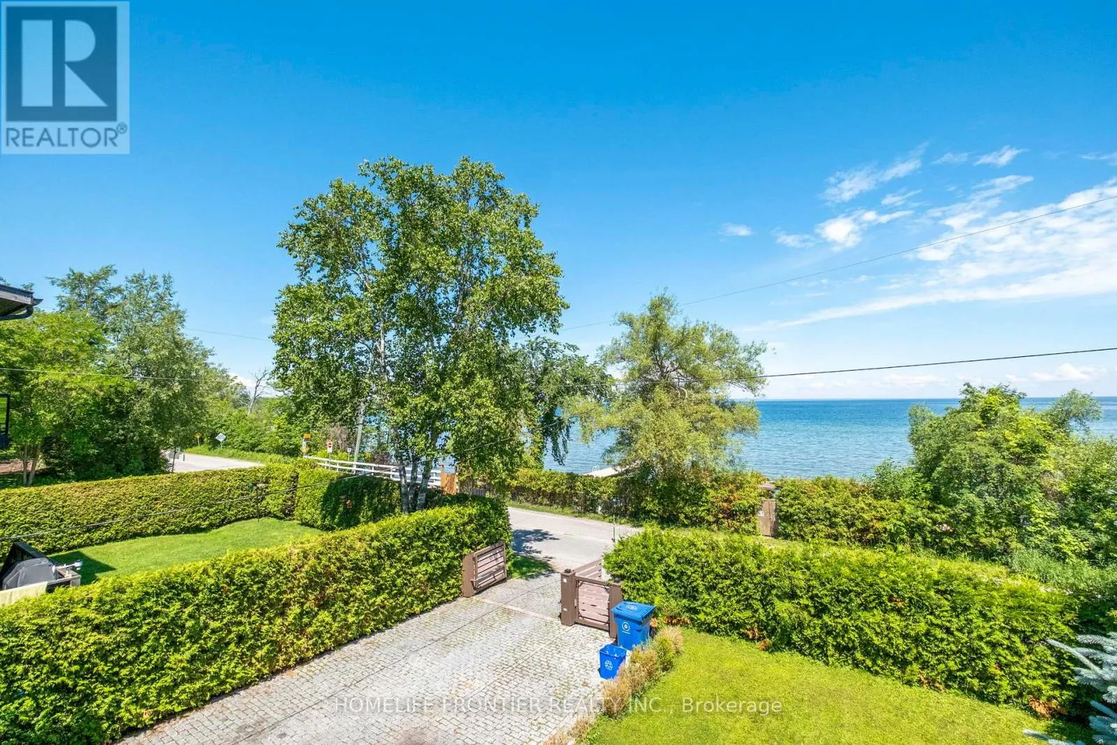 813 LAKE DRIVE E