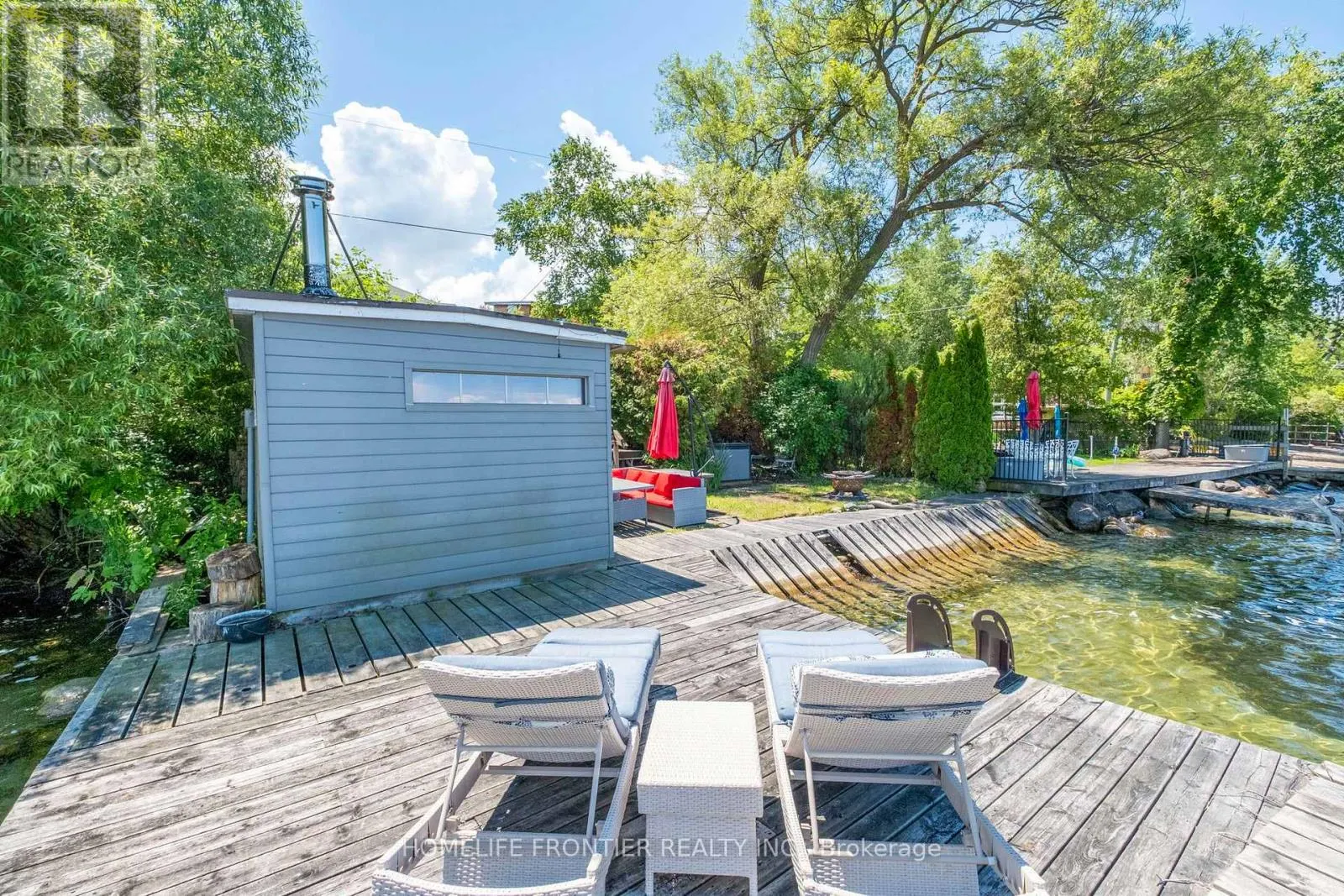 813 LAKE DRIVE E