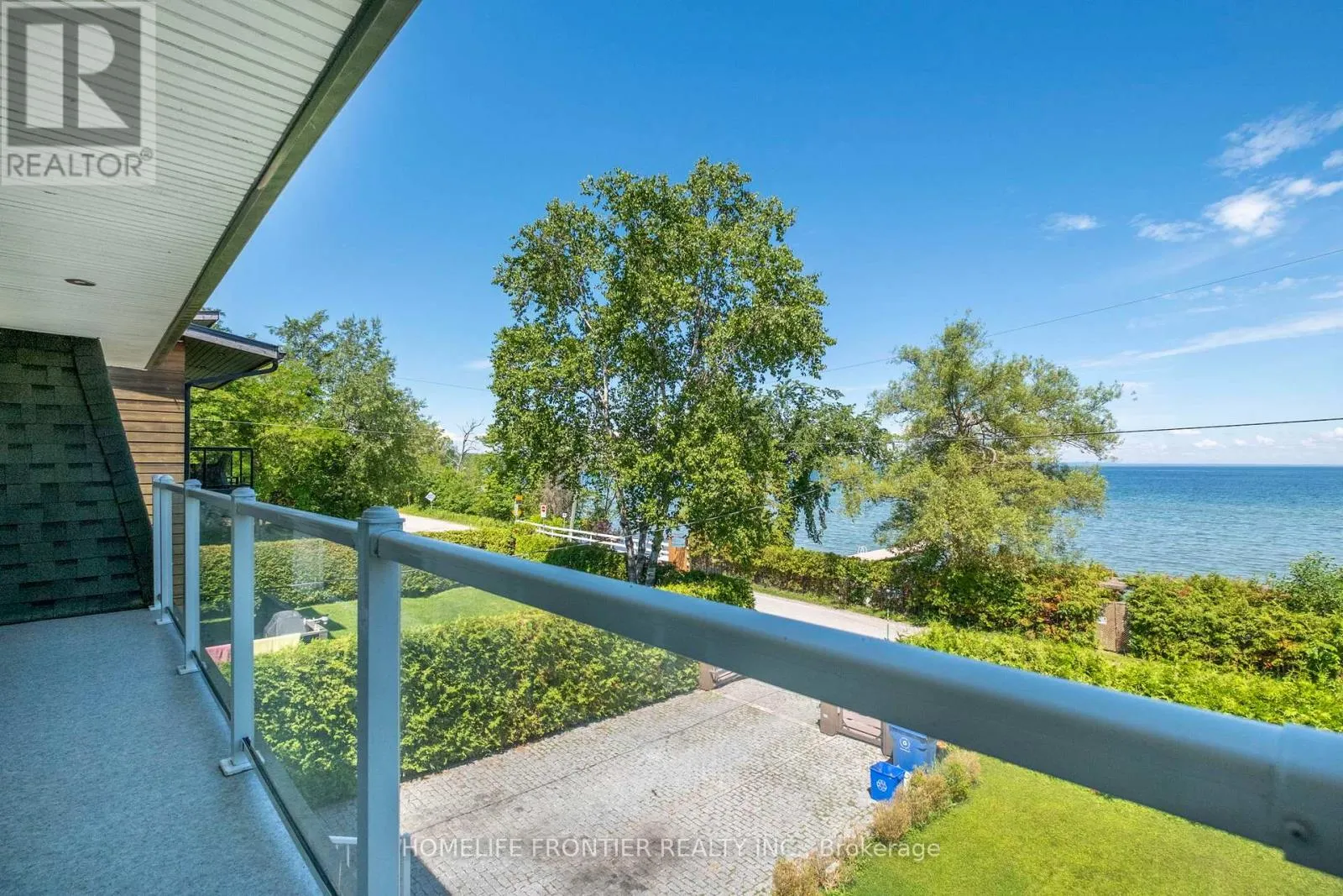 813 LAKE DRIVE E