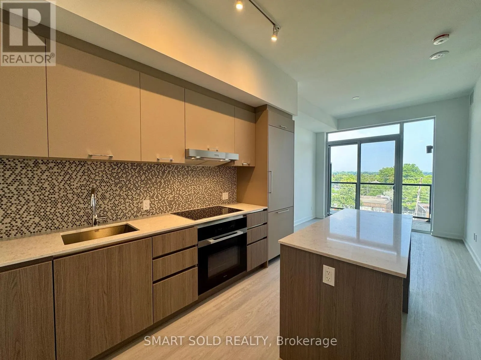 520 - 8188 YONGE STREET
