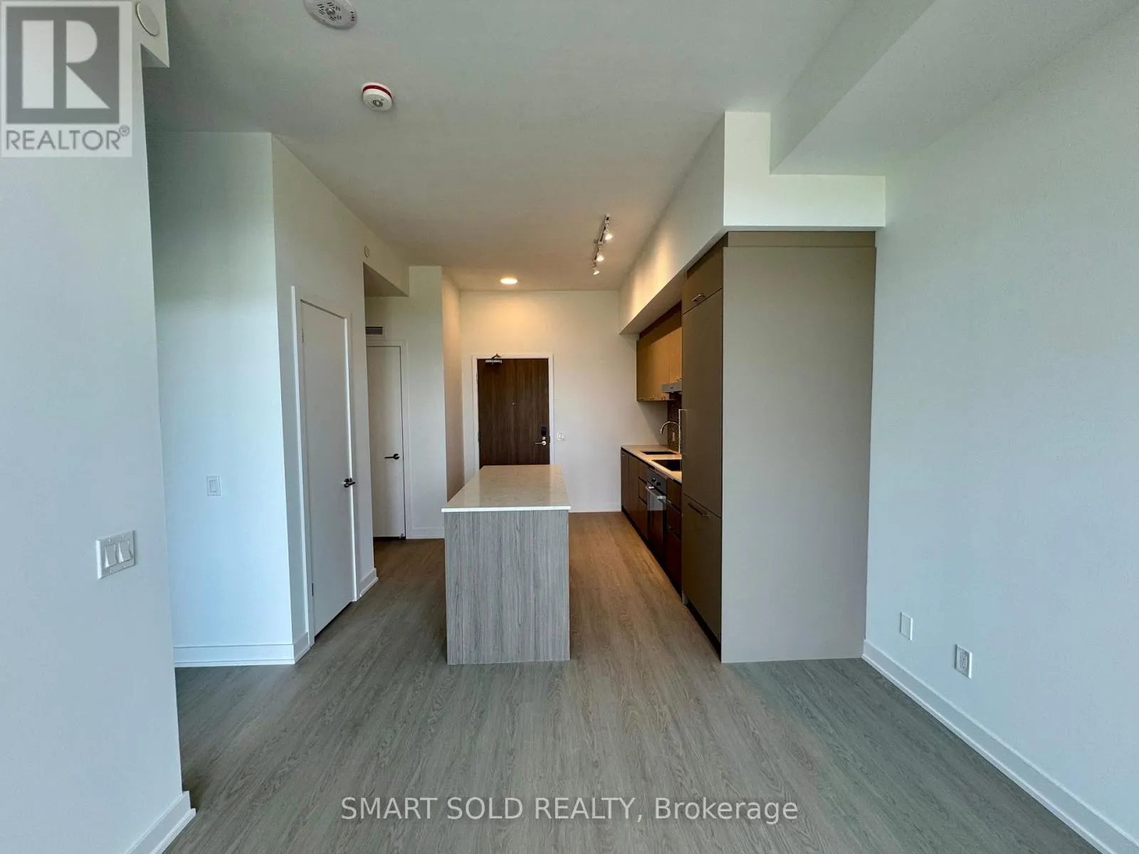 520 - 8188 YONGE STREET