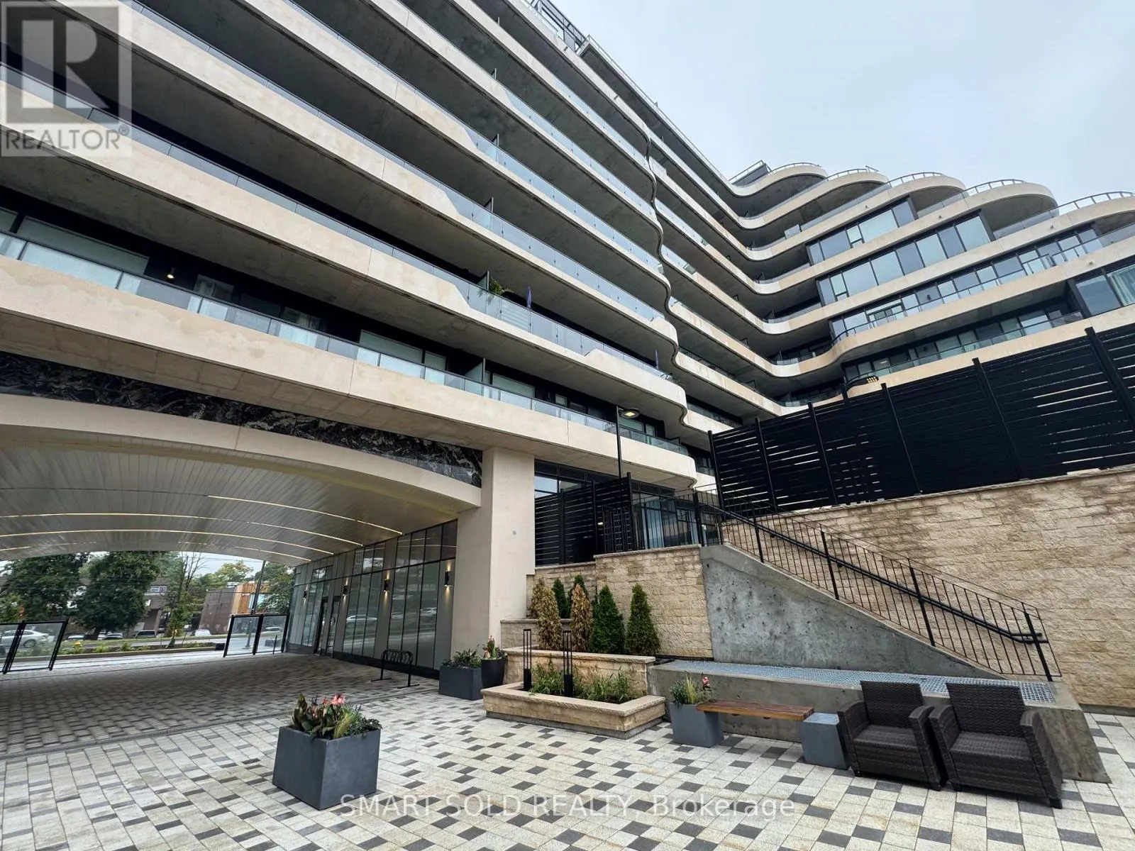 520 - 8188 YONGE STREET